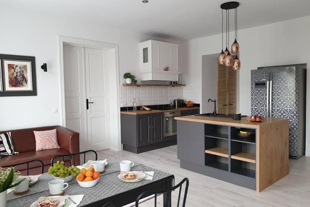 Apartament W Kamienicy Przy Plantach Kaliszki Exterior foto